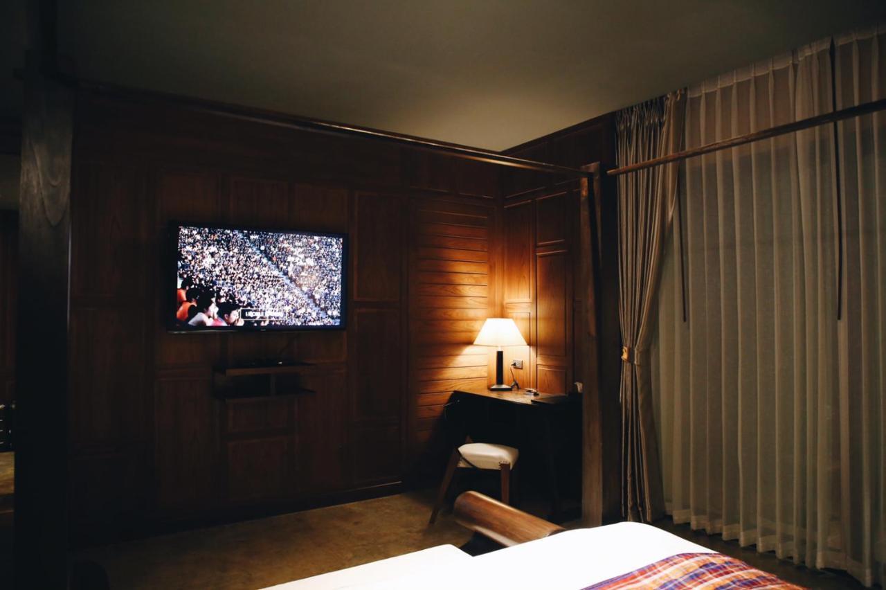 Hotel De L'Amour Sha Plus Prakhon Chai Esterno foto