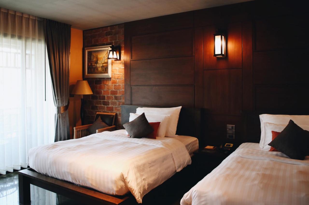 Hotel De L'Amour Sha Plus Prakhon Chai Esterno foto
