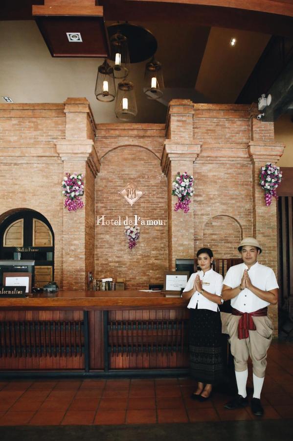 Hotel De L'Amour Sha Plus Prakhon Chai Esterno foto