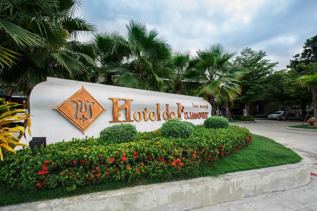 Hotel De L'Amour Sha Plus Prakhon Chai Esterno foto